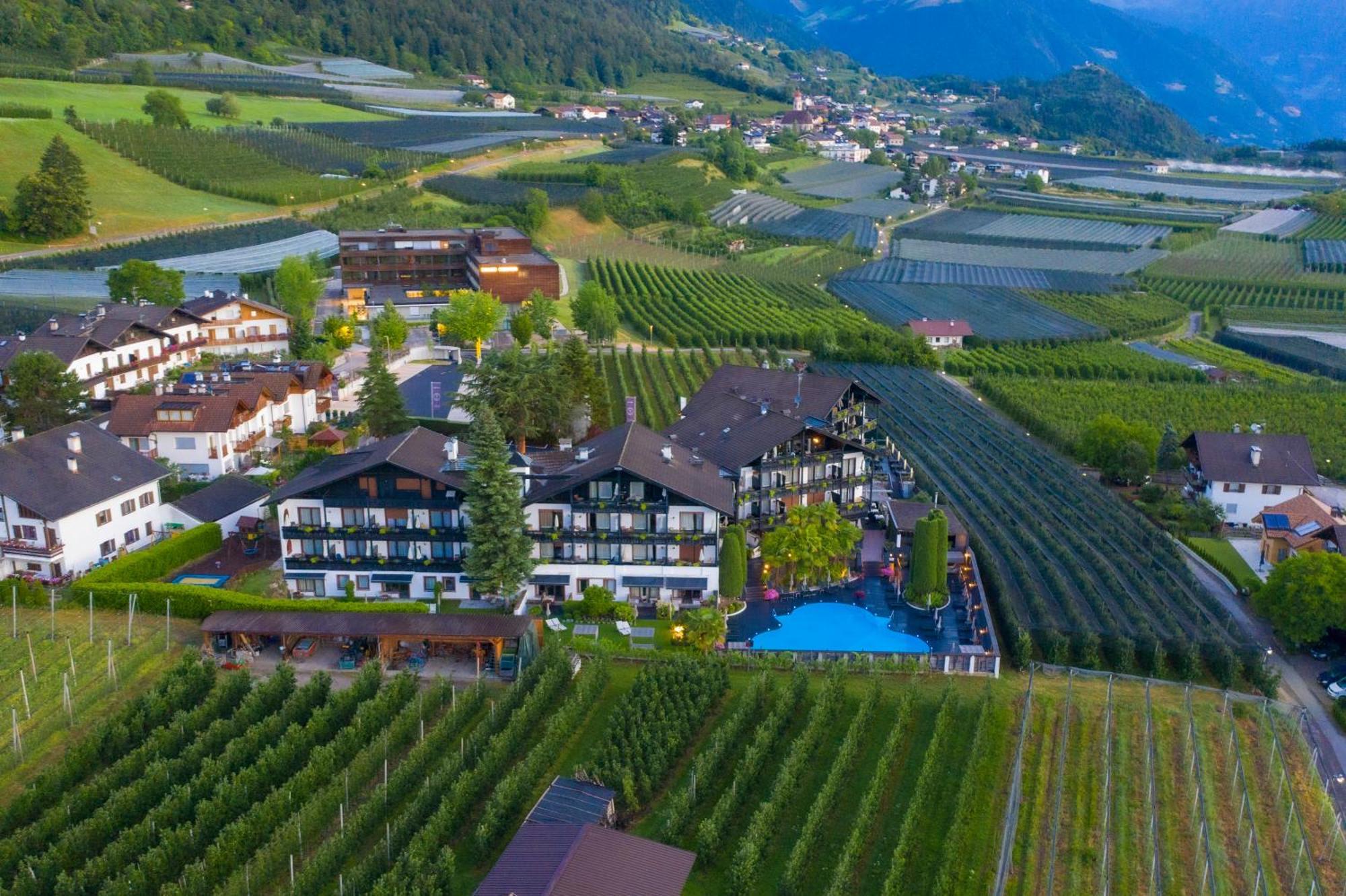 Tirolensis Hotel Tesimo Buitenkant foto